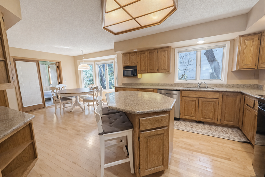 8992 Hidden Meadow Road, Woodbury, MN 55125 - #2