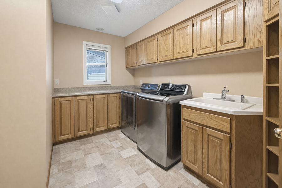 8992 Hidden Meadow Road, Woodbury, MN 55125 - #3