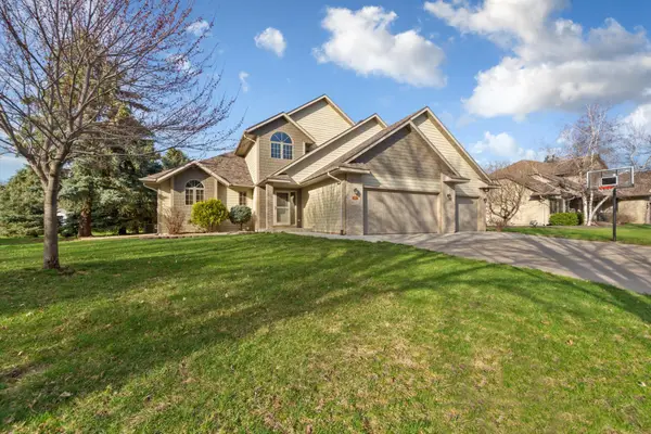 1526 Castle Drive, North Mankato, MN 56003