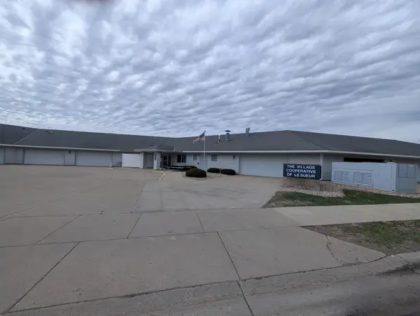 200 S 3rd Street #206, Le Sueur, MN 56058