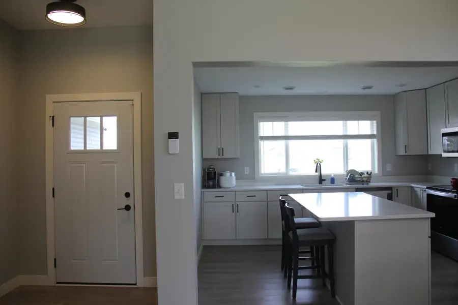 994 City Heights Dr, Willmar, MN 56201 - #2