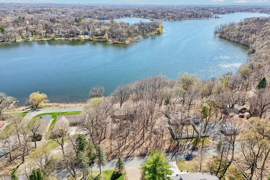 6679 Mohawk Drive, Chanhassen, MN 55317 - #3