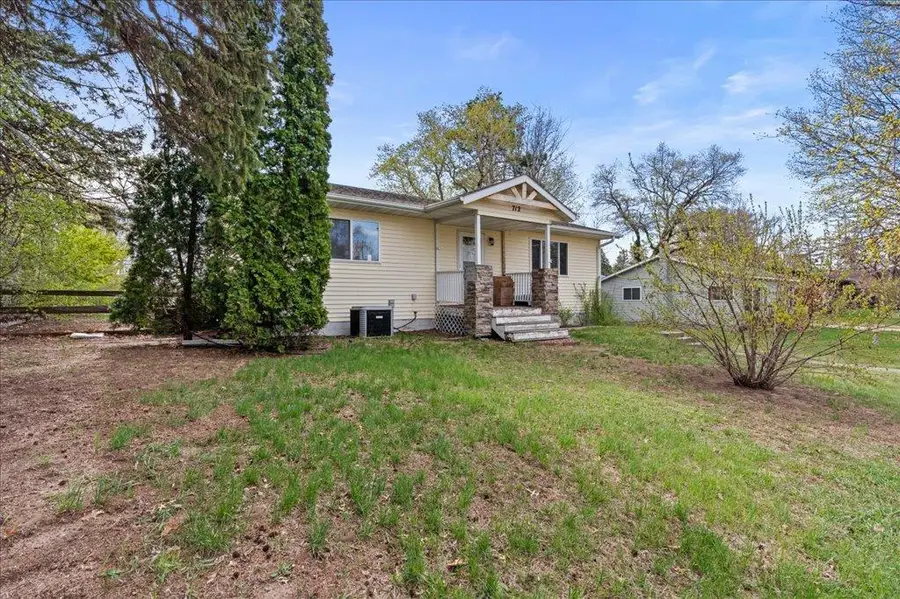 712 8th Street Ne, Little Falls, MN 56345 - #2