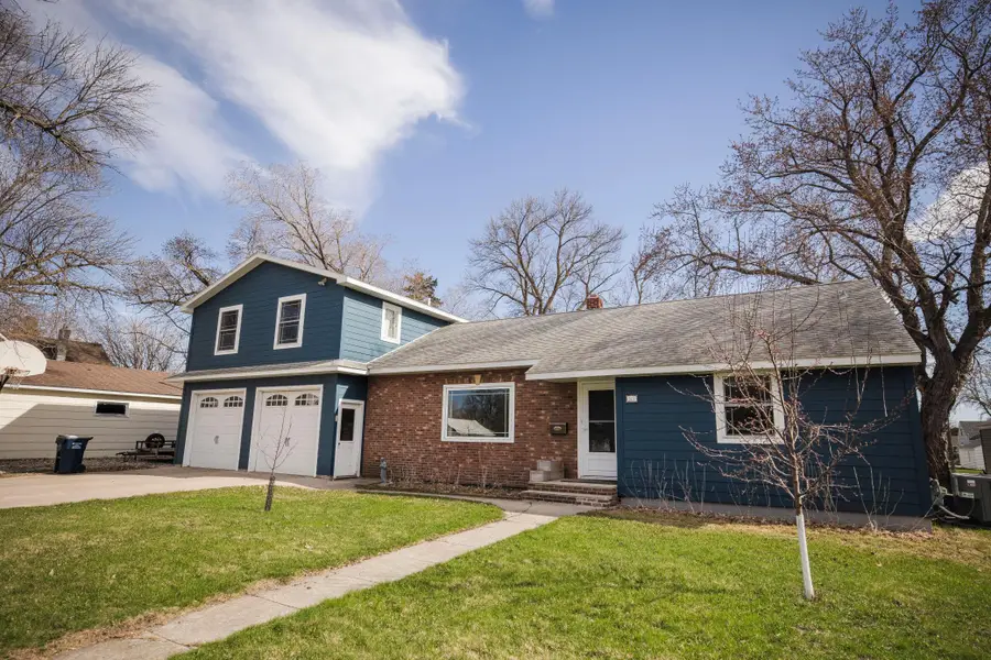 507 W 11th Street, Morris, MN 56267 - #2