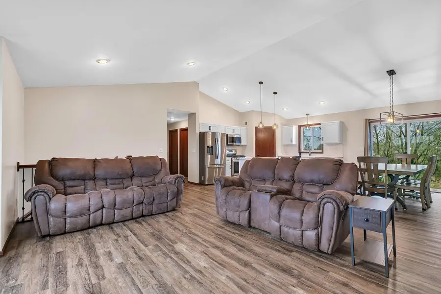 548 11th Avenue Ne, Melrose, MN 56352 - #3