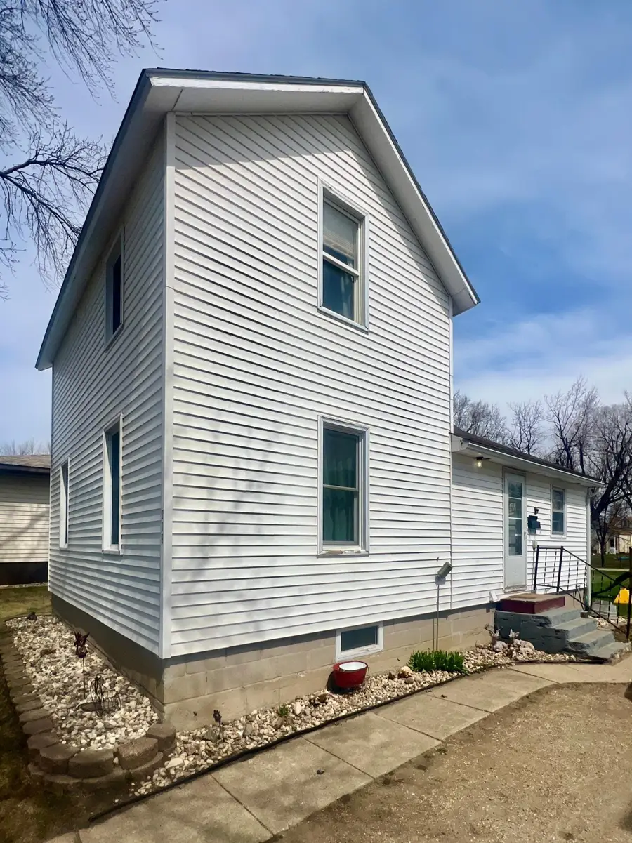 219 N Grant Street, Milbank, SD 57252 - #2