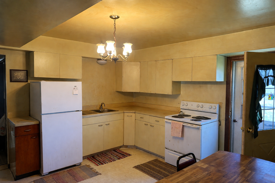 406 Williams Street, Marshall, MN 56258 - #3