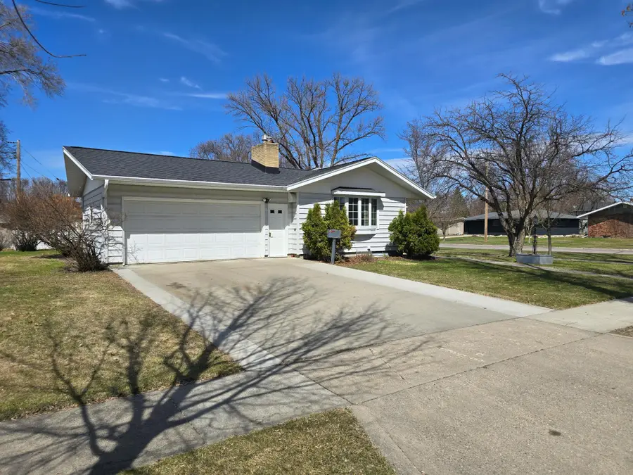 77 23rd Avenue N, Fargo, ND 58102 - #2