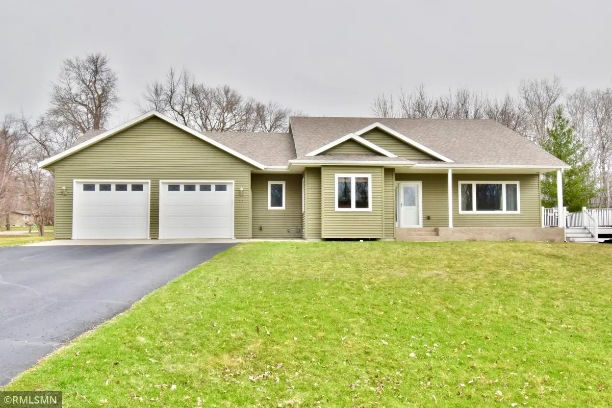713 Thomas Drive Ne, Alexandria, MN 56308 - #1