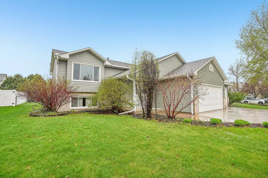 7877 18th Street N, Oakdale, MN 55128 - #2