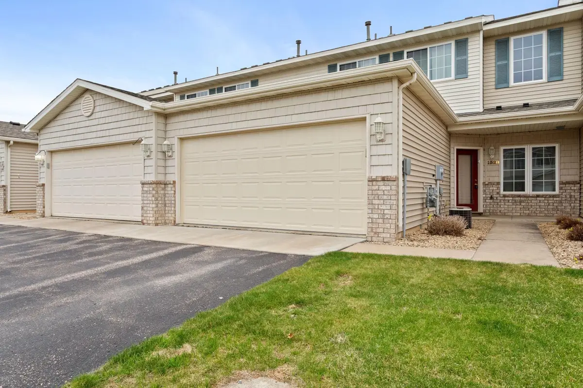 1520 Praha Street Se, New Prague, MN 56071 - #1