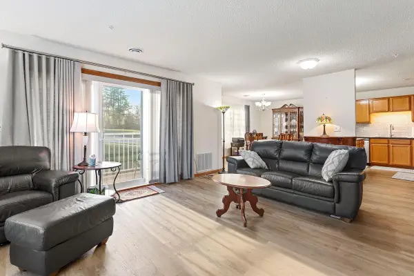 2231 Penn Place #201, North Saint Paul, MN 55109