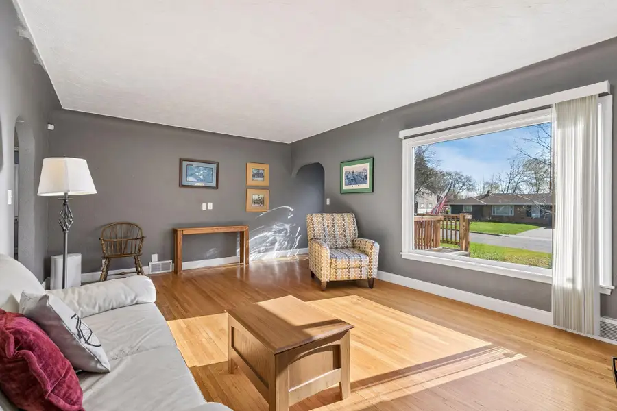 199 Ferndale Street N, Maplewood, MN 55119 - #3