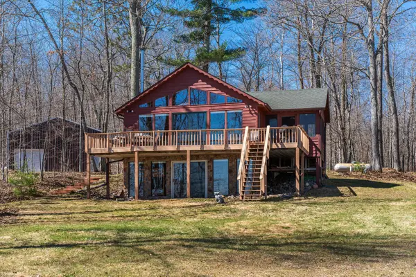 N4381 Red Oak Lane, Stone Lake, WI 54876