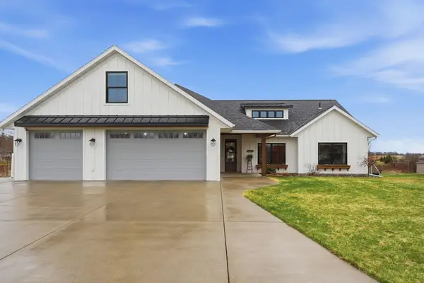 1590 Perennial Lane Ne, Sauk Rapids, MN 56379