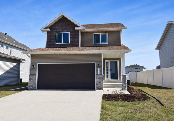 5525 8th Street W, West Fargo, ND 58078