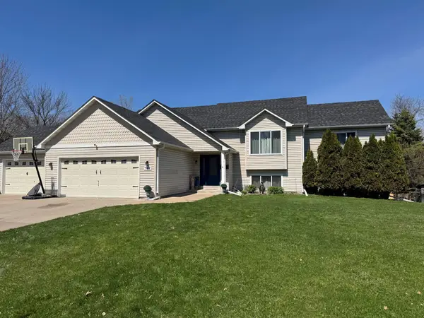 7478 31st Street N, Oakdale, MN 55128