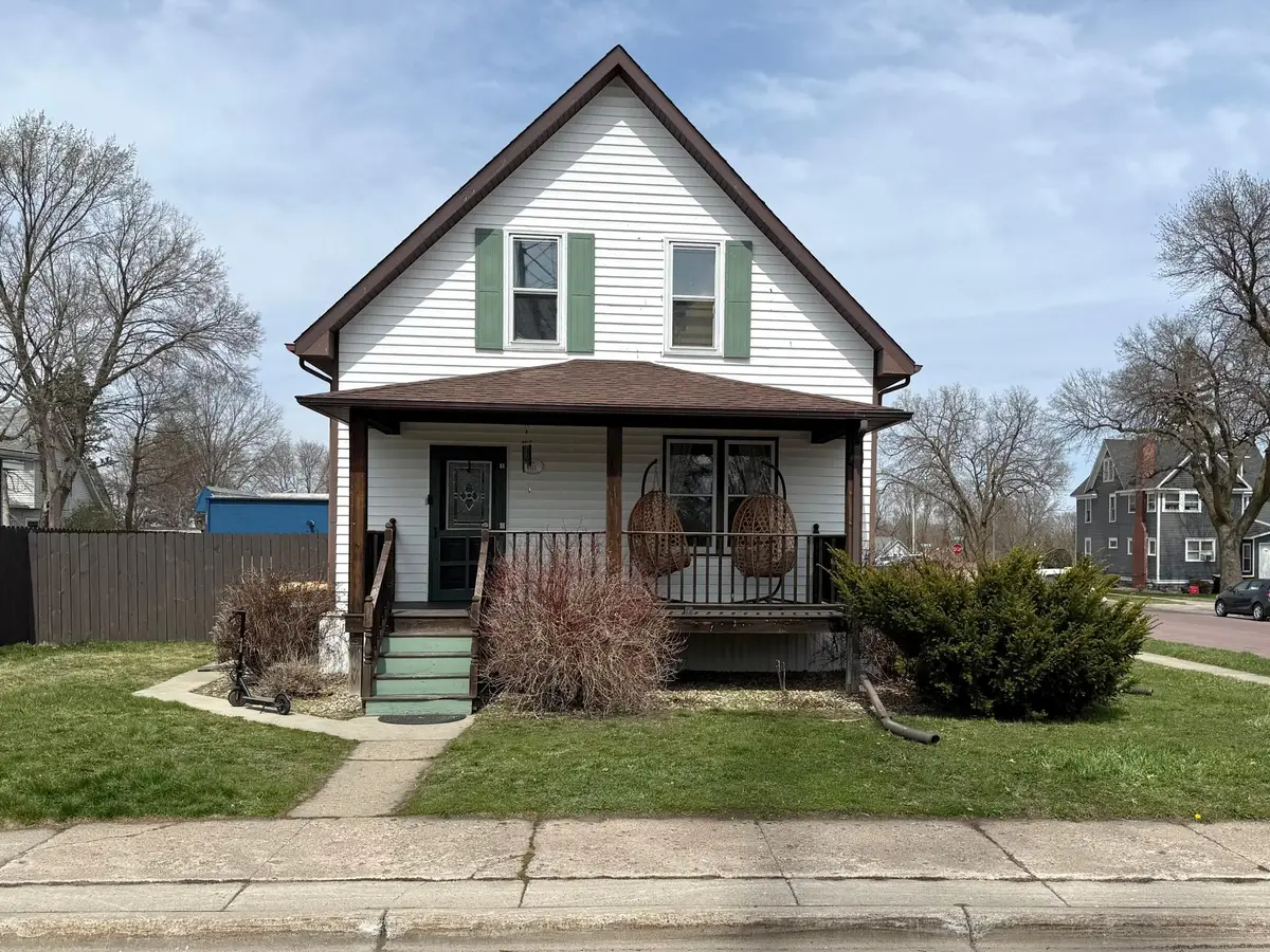 321 E 2nd Street, Redwood Falls, MN 56283 - #1