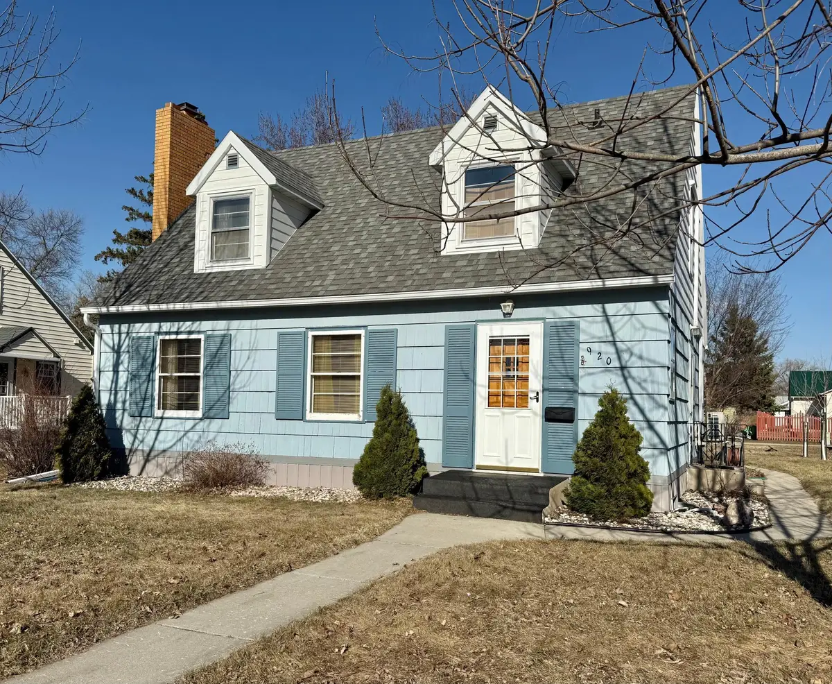 920 Arnold Avenue N, Thief River Falls, MN 56701 - #1