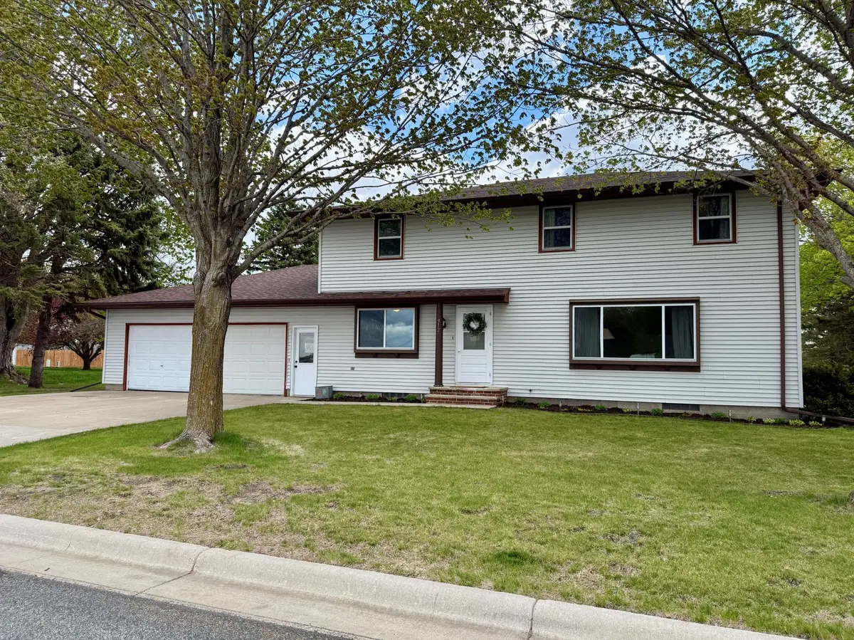 912 10th Street, Gaylord, MN 55334 - #1