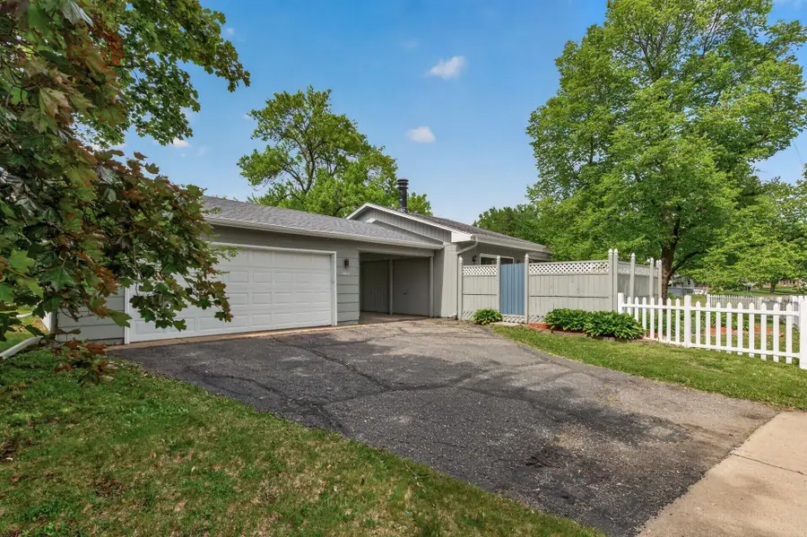 8600 31st Avenue N, Crystal, MN 55427 - #3