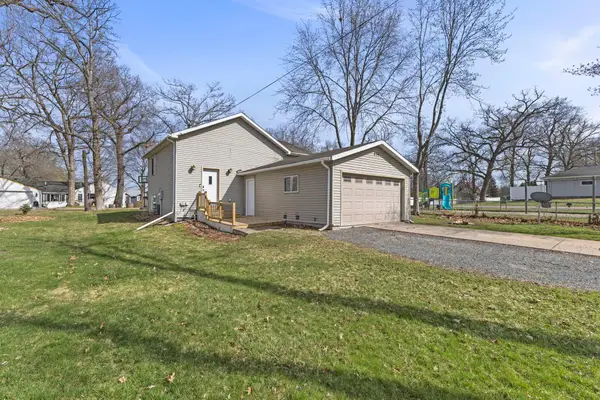 879 17th Street Se, Forest Lake, MN 55025