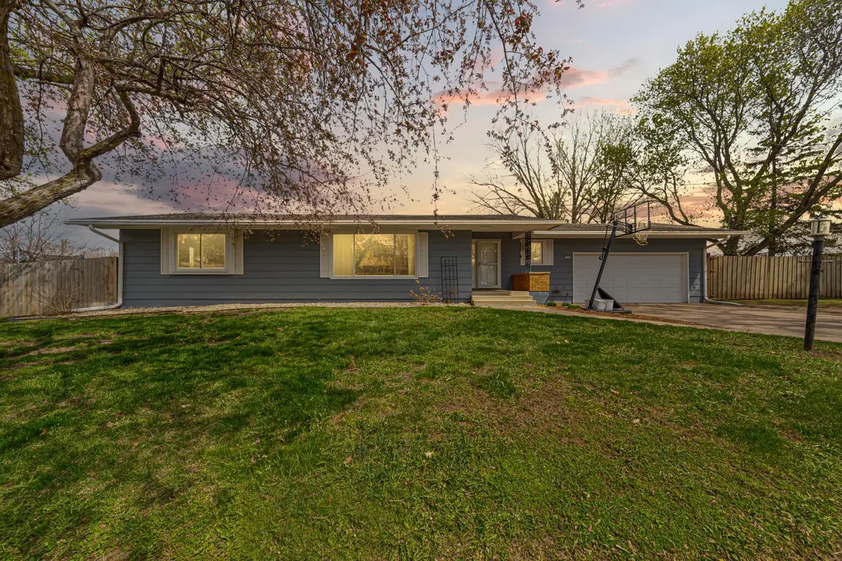 1201 Prairie Avenue Sw, Faribault, MN 55021 - #1