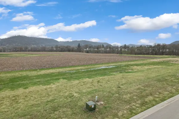 255 Pheasant Run, Rollingstone, MN 55959