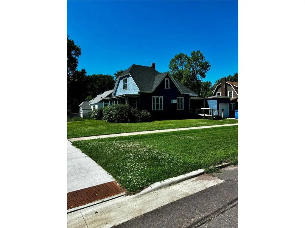 504 3rd Avenue Se, Pipestone, MN 56164 - #1