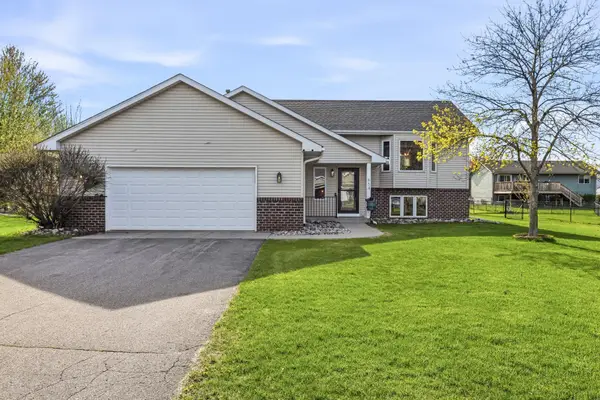 654 Timothy Court, Shakopee, MN 55379