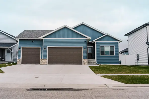 7238 27th Street S, Fargo, ND 58104