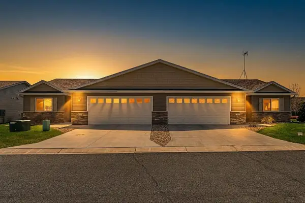 417 Fawn Run, Kenyon, MN 55946