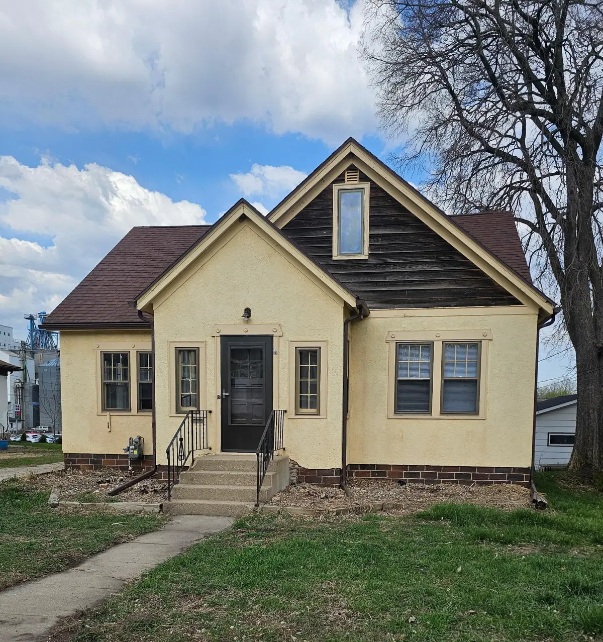 416 N 2nd Street, Le Sueur, MN 56058 - #1