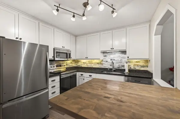 1846 Southpointe Terrace, Eagan, MN 55122