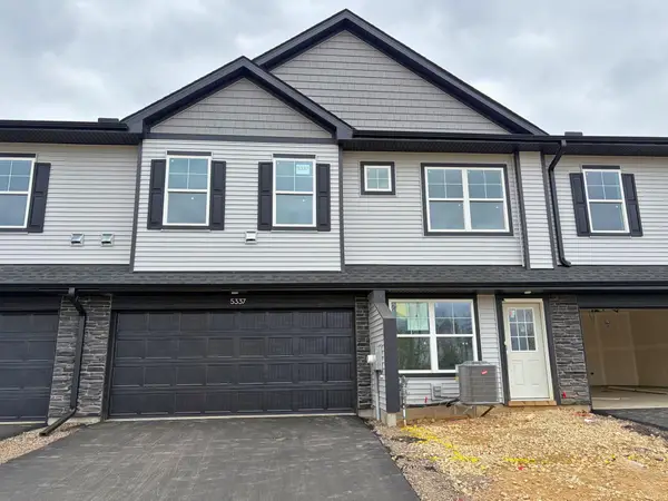 5337 Long Pointe Pass, Woodbury, MN 55129