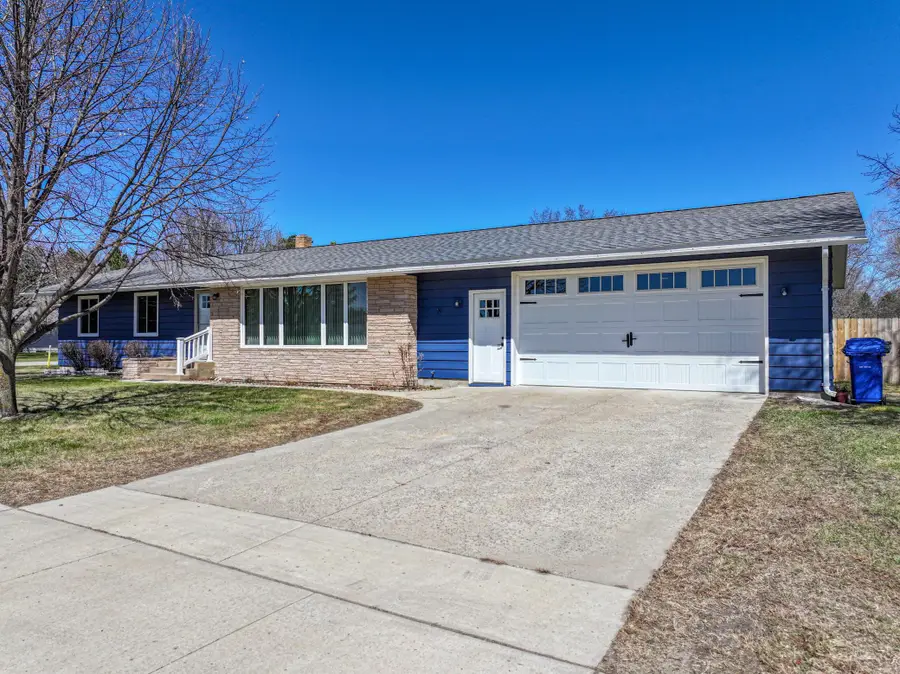 318 W Oak Street, Parkers Prairie, MN 56361 - #2