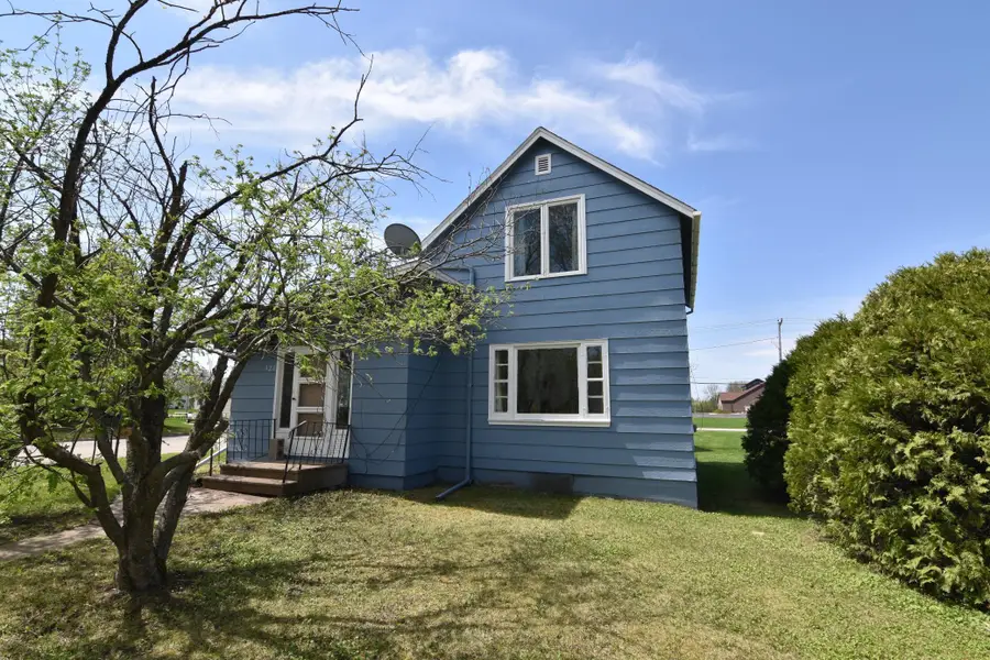 321 1st Avenue Sw, Baudette, MN 56623 - #2