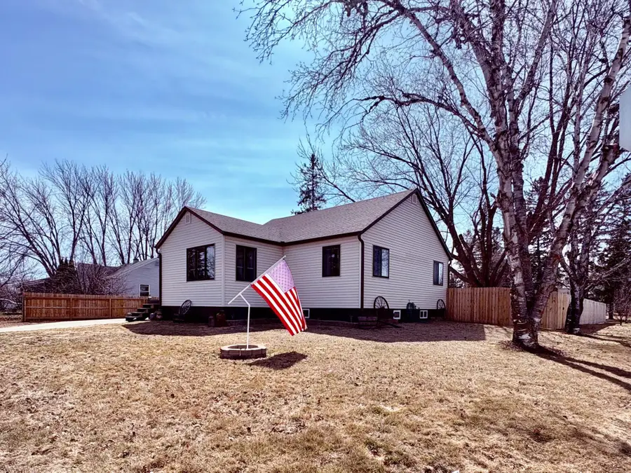 121 5th Avenue Nw, Baudette, MN 56623 - #3