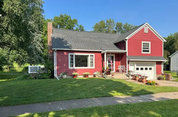 864 Redwood Drive, Fairmont, MN 56031