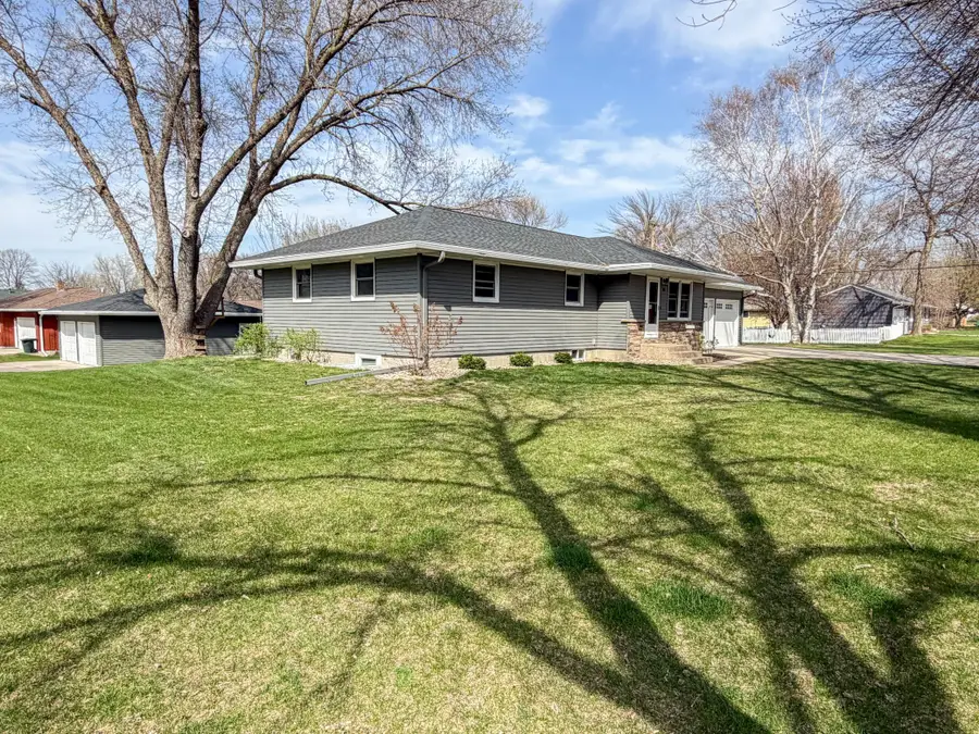 818 Lincoln Avenue, Gaylord, MN 55334 - #3