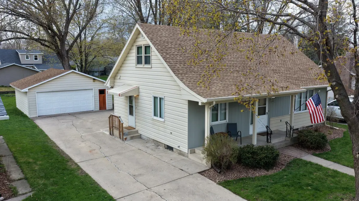 1112 15th Street Sw, Willmar, MN 56201 - #1