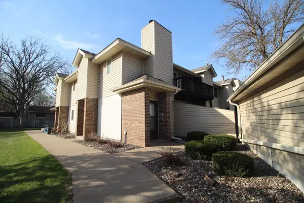 11410 Dogwood Street Nw #402, Coon Rapids, MN 55448