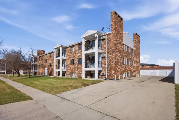331 Prairiewood Circle S #202, Fargo, ND 58103