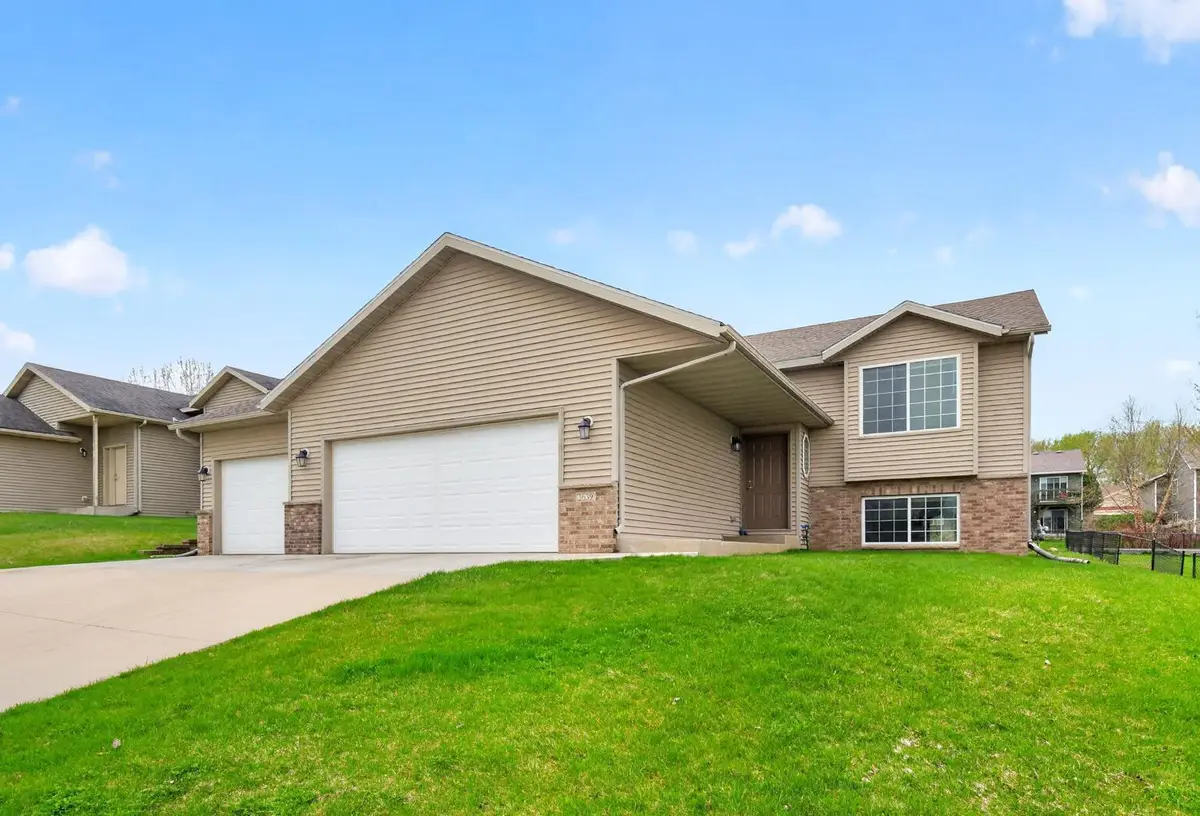 3639 Kenosha Drive Nw, Rochester, MN 55901 - #1