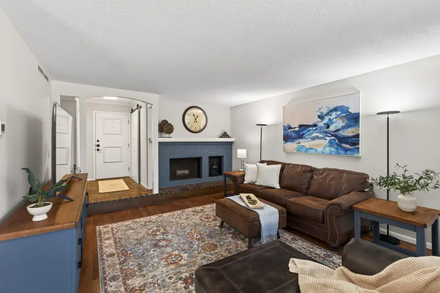 6085 Lincoln Drive #225, Minneapolis, MN 55436 - #3