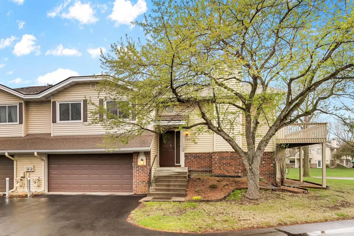 1005 Aston Circle, Burnsville, MN 55337 - #1