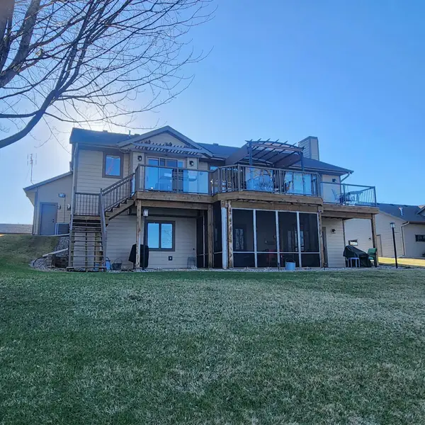 408 E Lake Geneva Road Ne, Alexandria, MN 56308