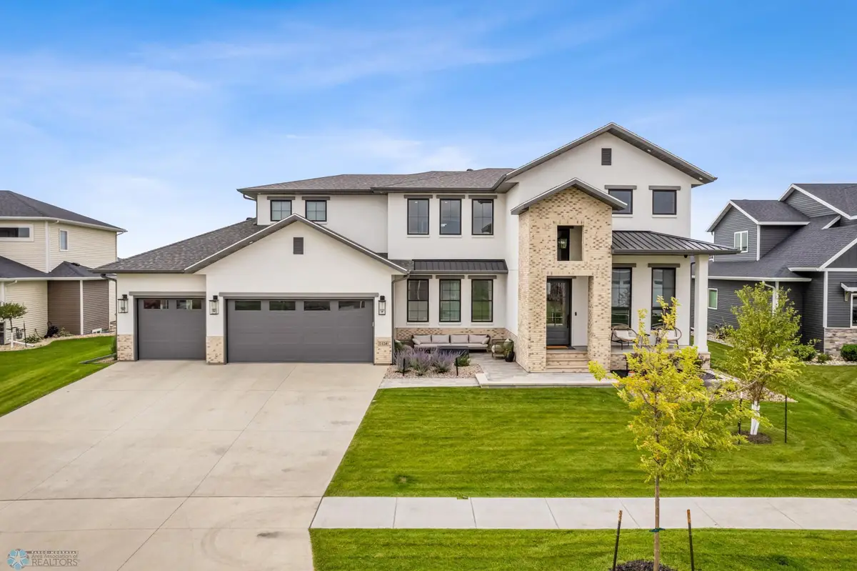 2426 Mcleod Drive E, West Fargo, ND 58078 - #1