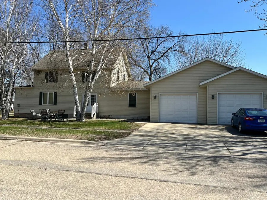 324 E Snelling Avenue, Appleton, MN 56208 - #2