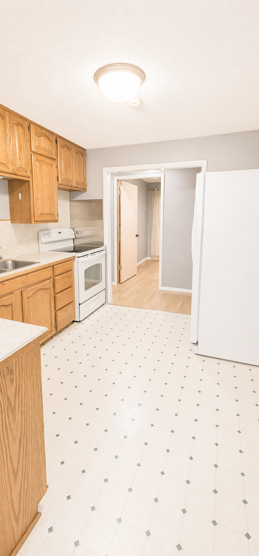 710 10th Street Sw, Willmar, MN 56201 - #3